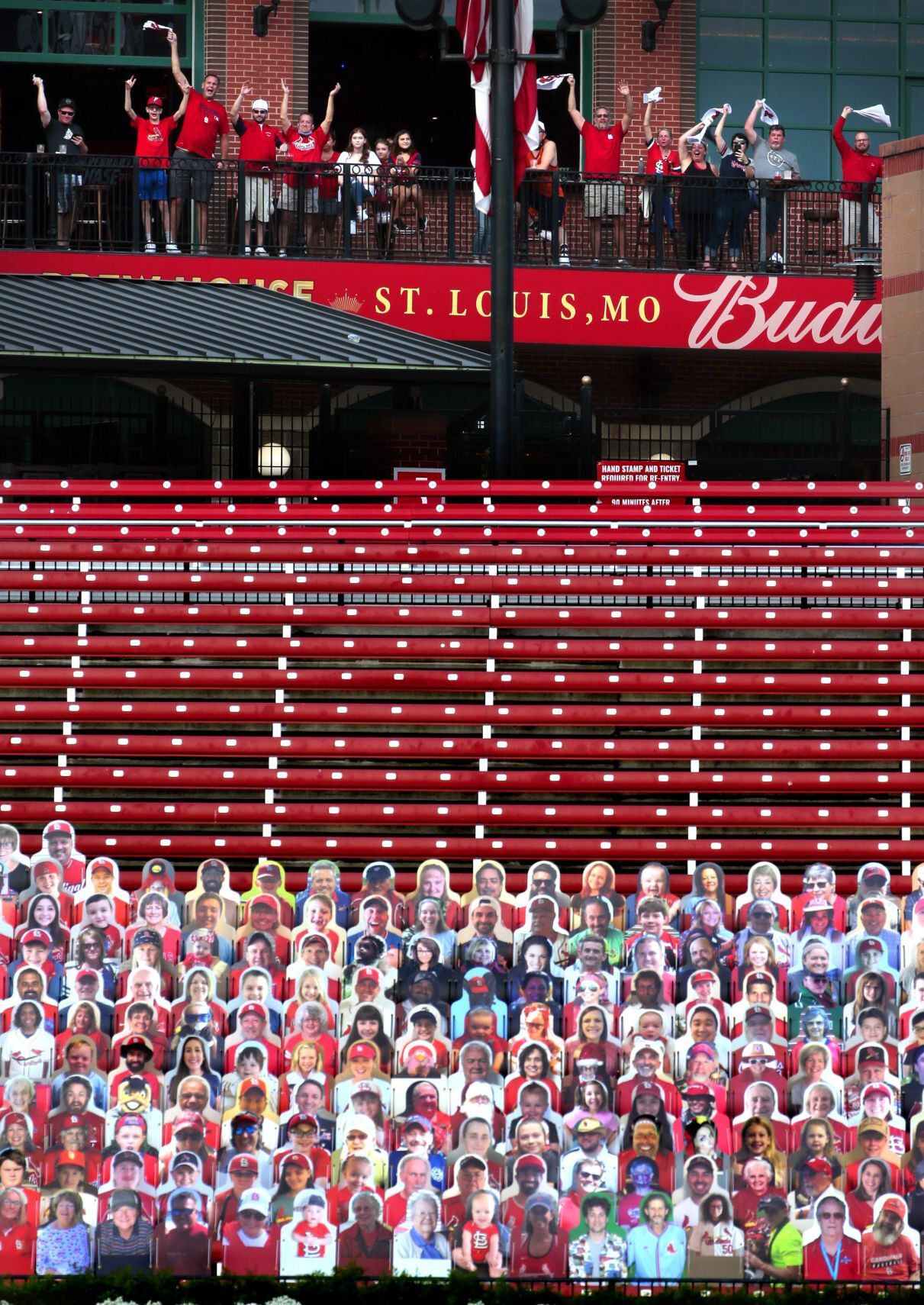 Cardinals clinch a spot in the playoffs, beat Milwaukee 5-2